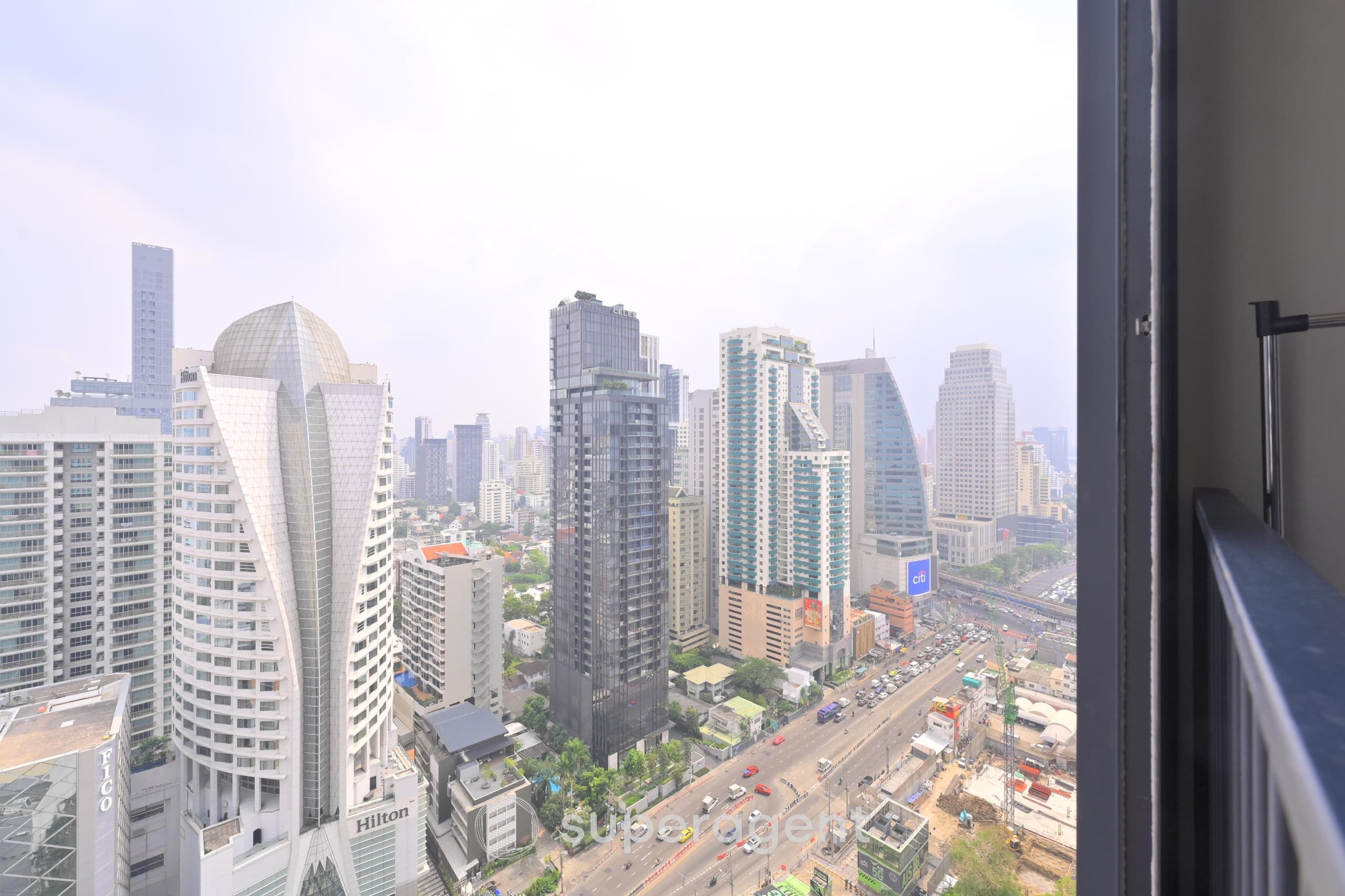 Ashton Asoke Popular units sell out fast near MRT Rama 9 Station 2