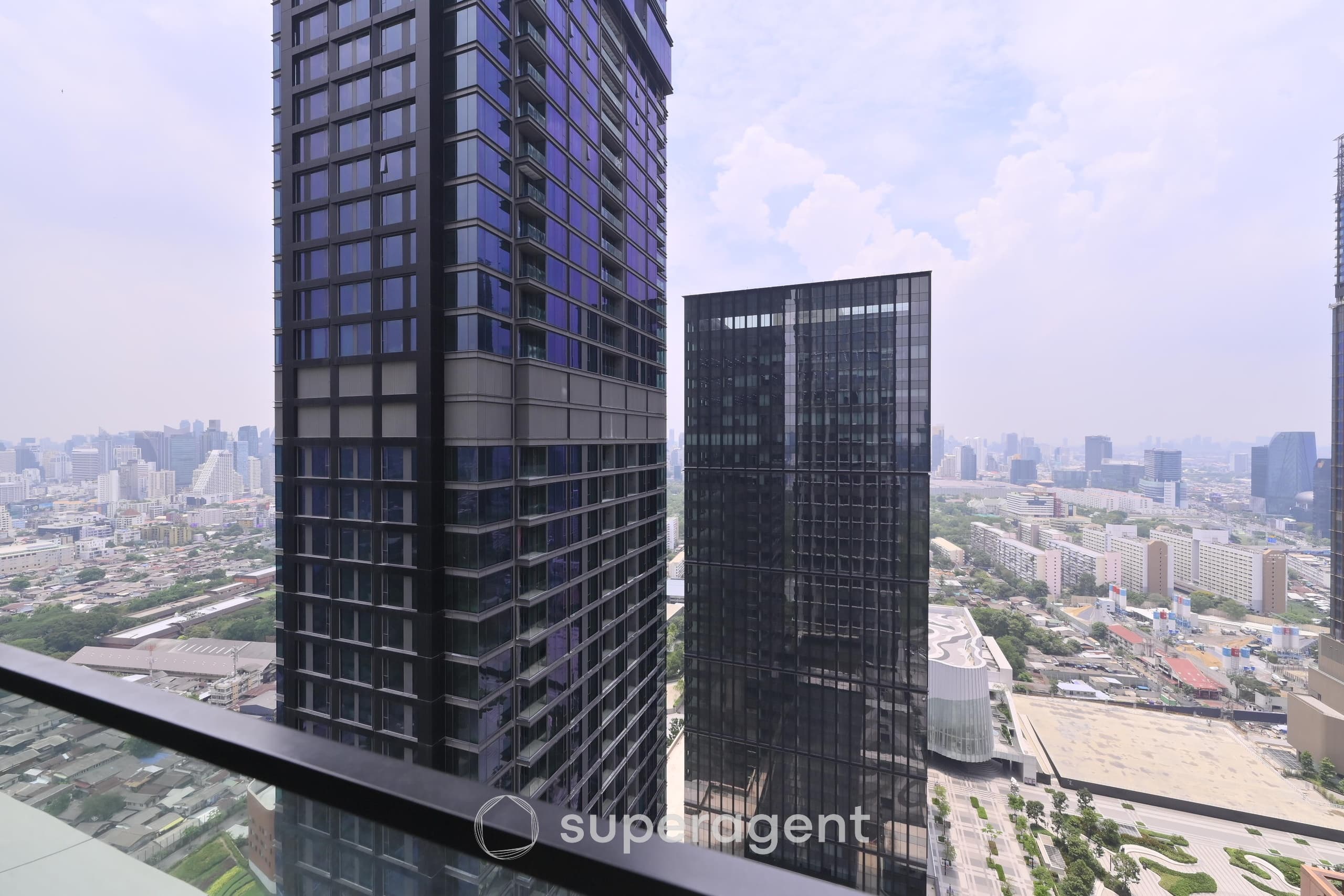 ONE89 Wireless Luxury Condo in Central City Location near MRT Lumpini Station 2