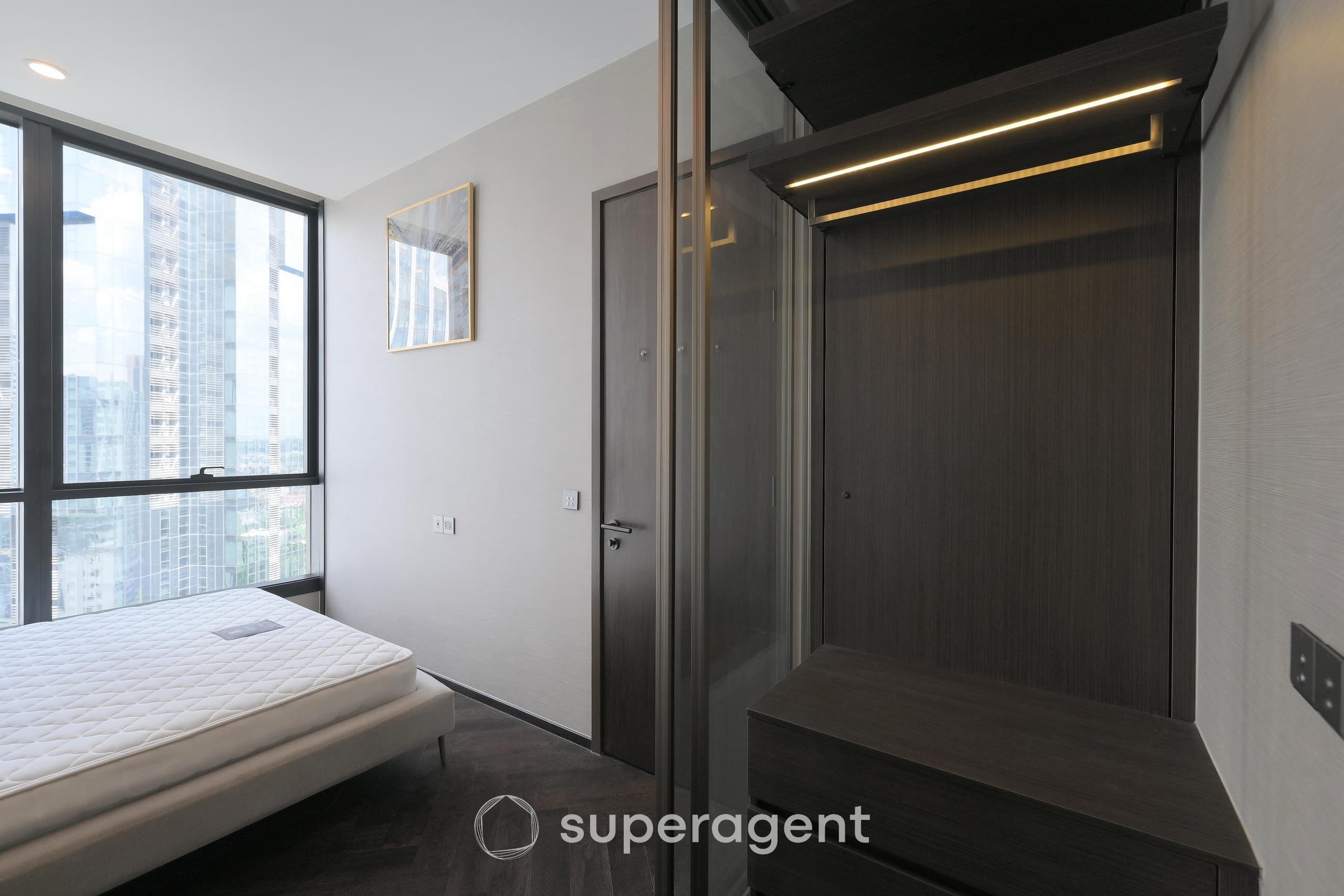 The Esse Sukhumvit 36 Move-in Ready, Just Bring Your Stuff 3