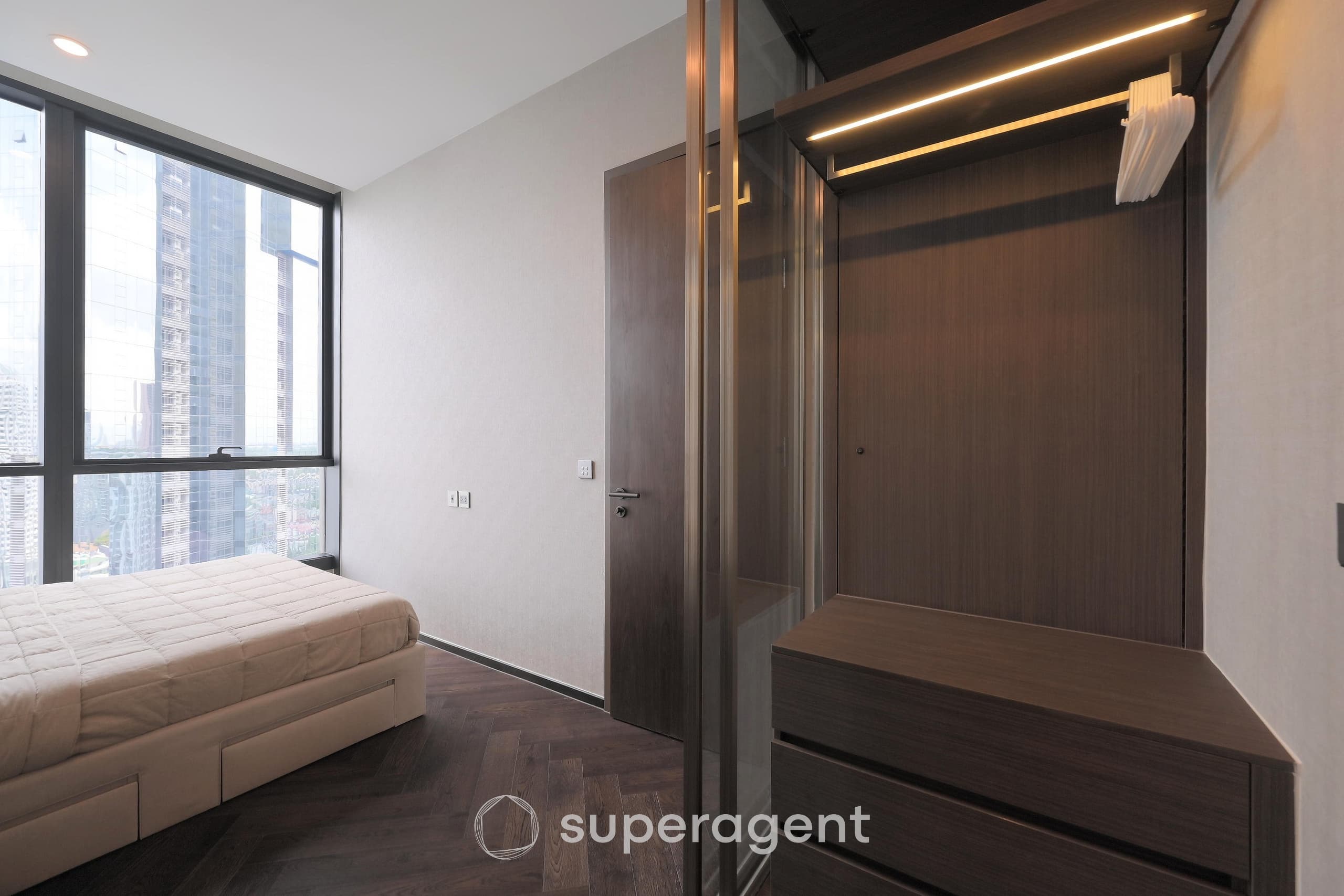 The Esse Sukhumvit 36 Hurry to book!! Limited quantity 2