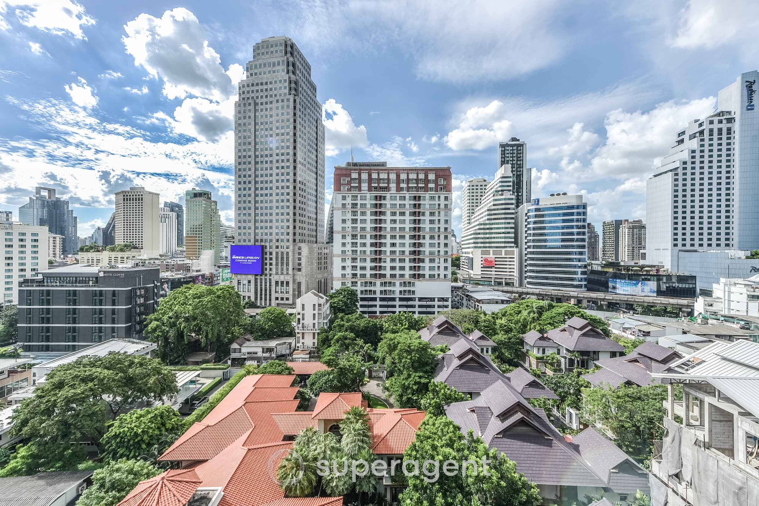 Luxury Condo in Central City Location Domus 16,18 near BTS Asok 2