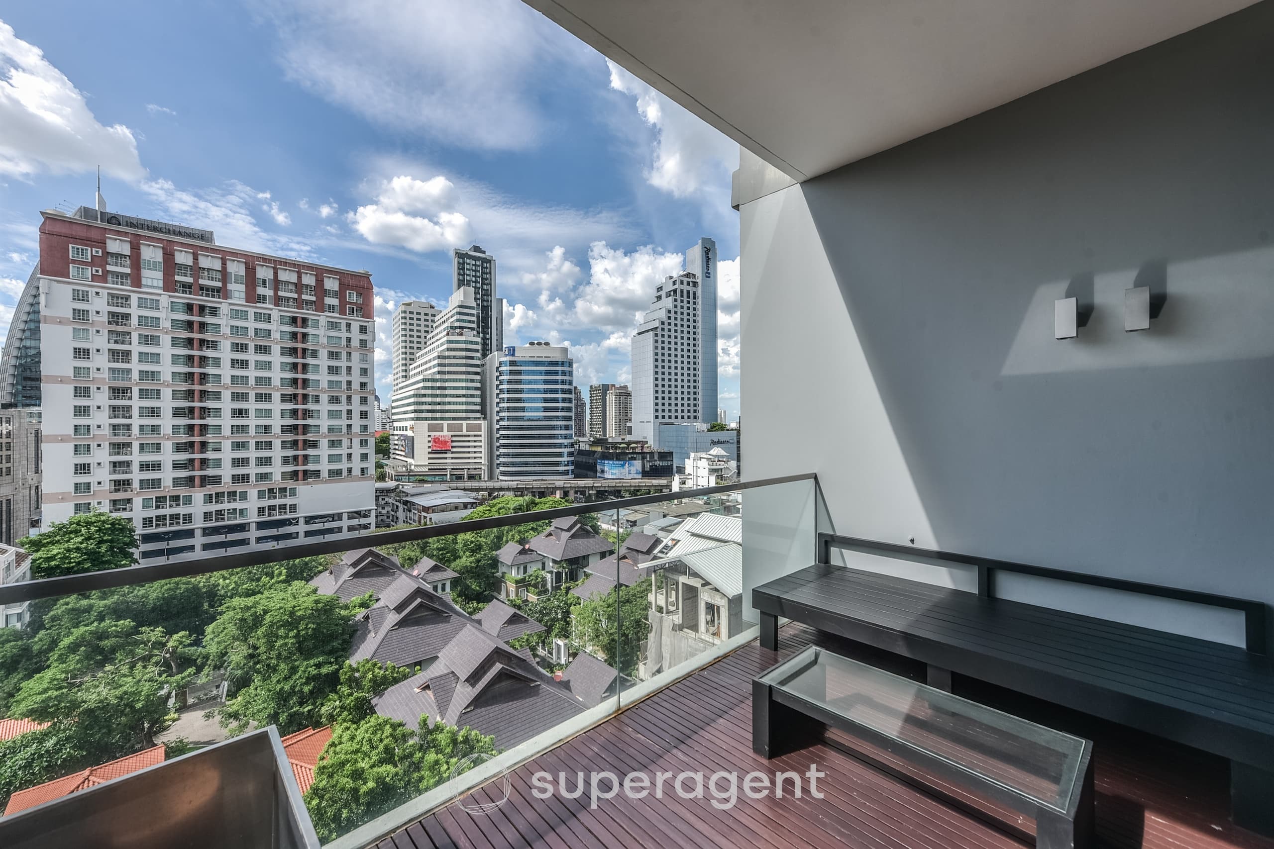 Luxury Condo in Central City Location Domus 16,18 near BTS Asok 3