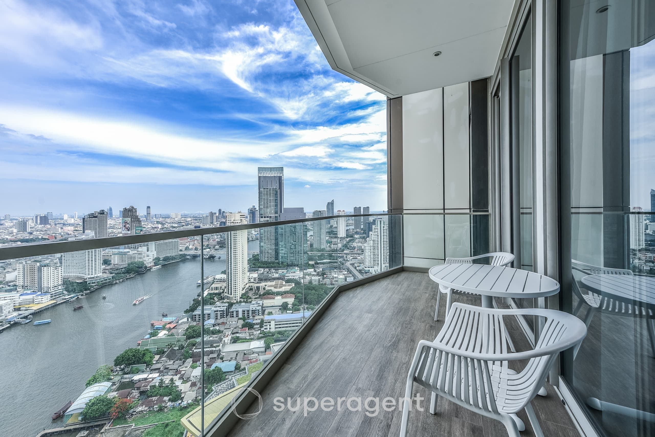 Magnolias Waterfront Residences @ ICONSIAM Move-in Ready, Just Bring Your Stuff near null Charoen Kakhon Station 3