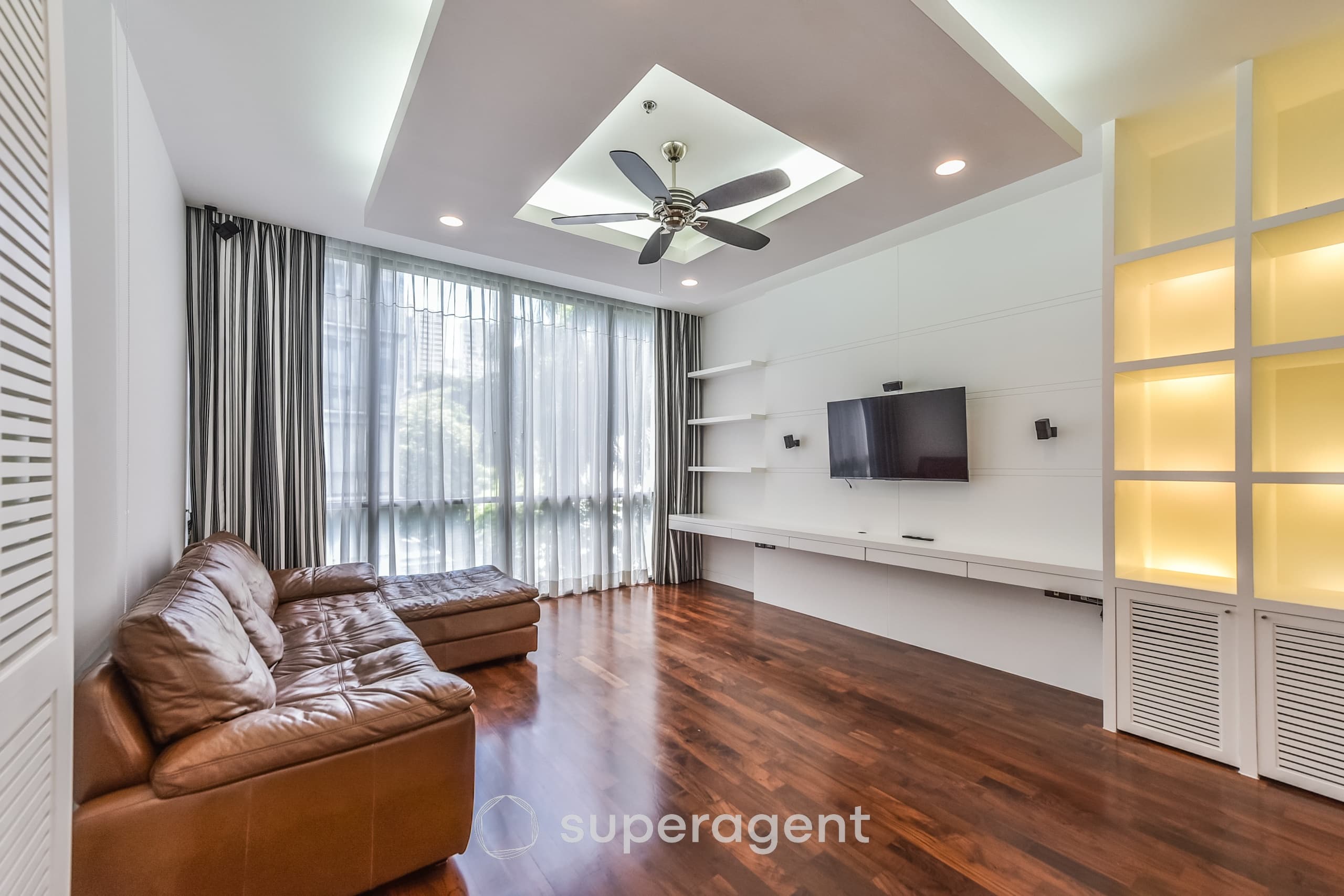 Start your comfort here Domus 16,18 near BTS Asok
