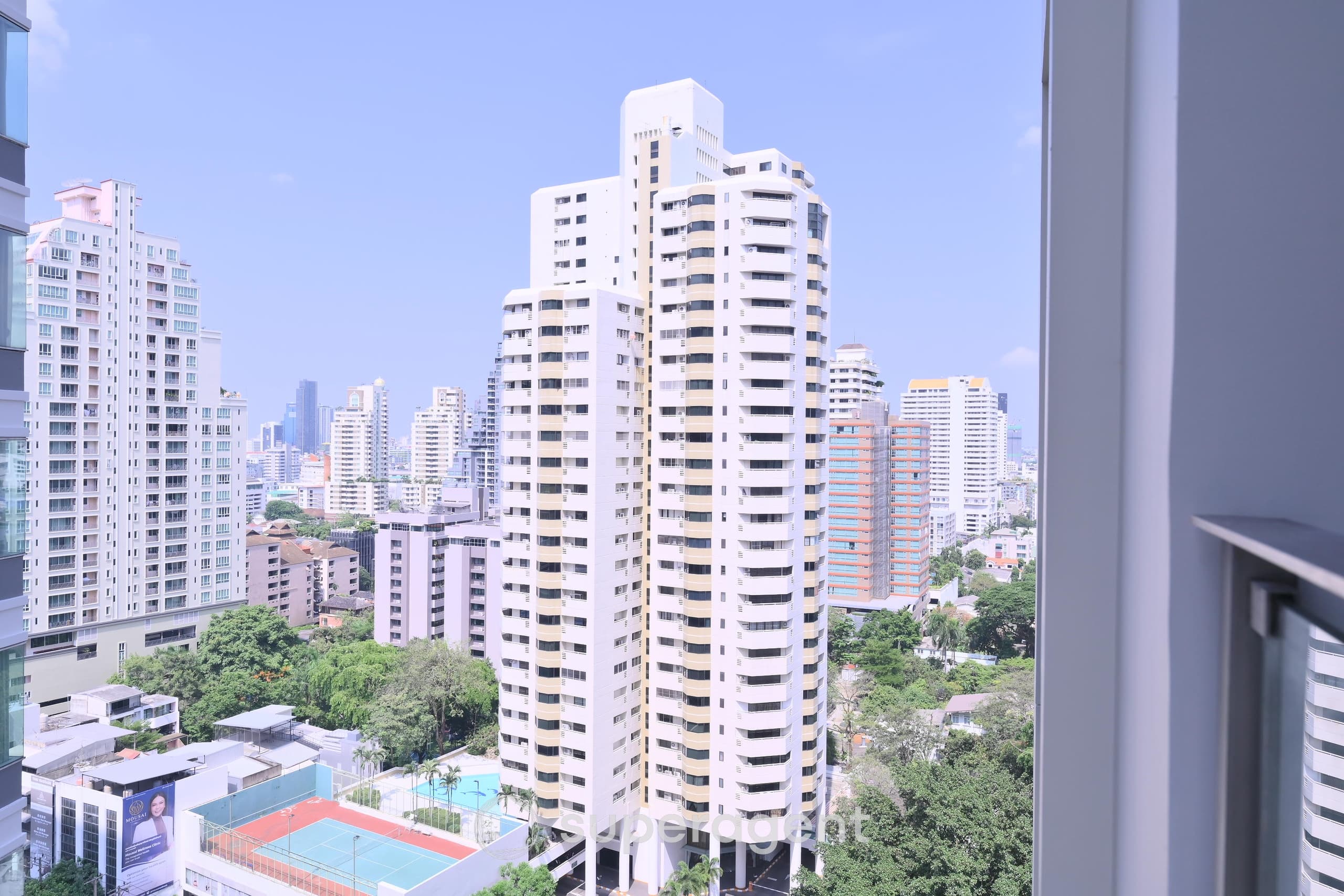 Start your comfort here The Diplomat 39 near BTS Phrom Phong 3