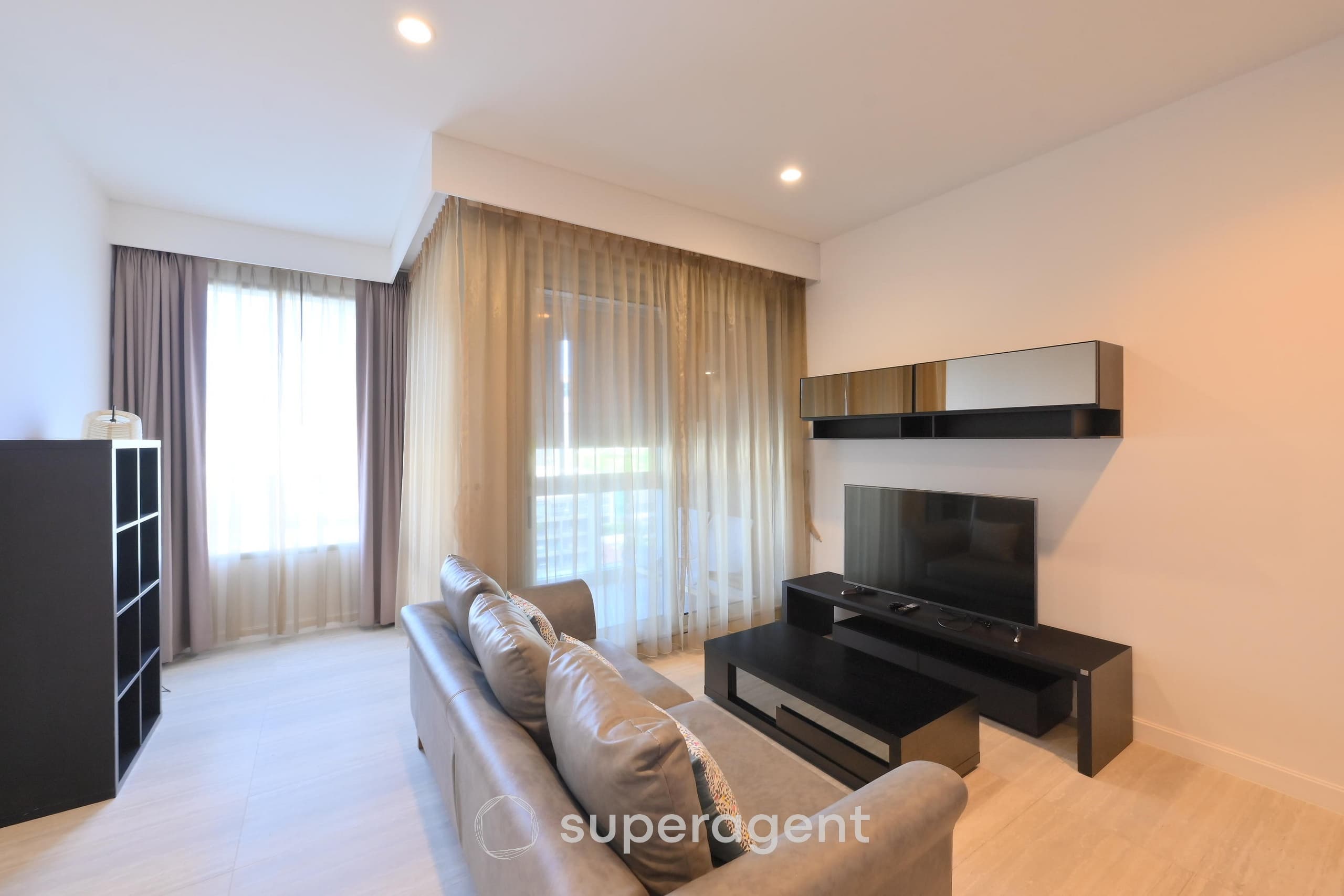 185 Rajadamri, Exclusive Luxury Residence with Premium Finishes from World-Class Brands, Near BTS Ratchadamri