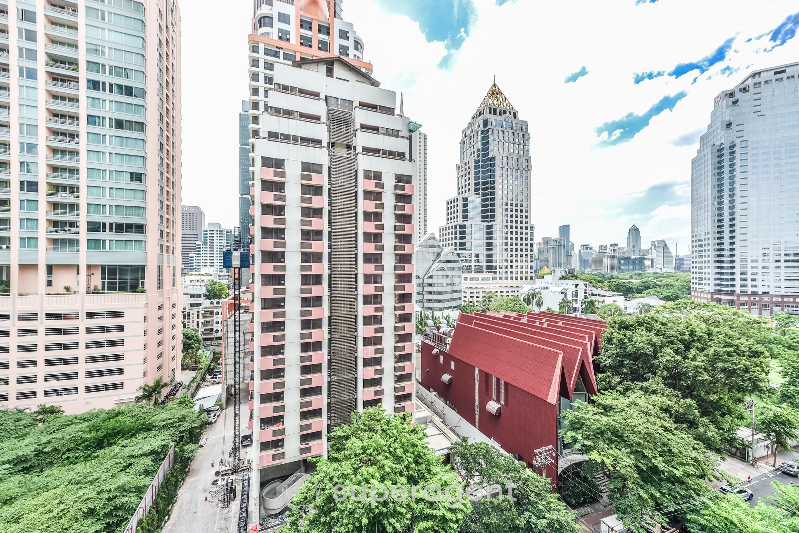 Special price, hurry before it’s gone Saladaeng residences near MRT Silom Station 3