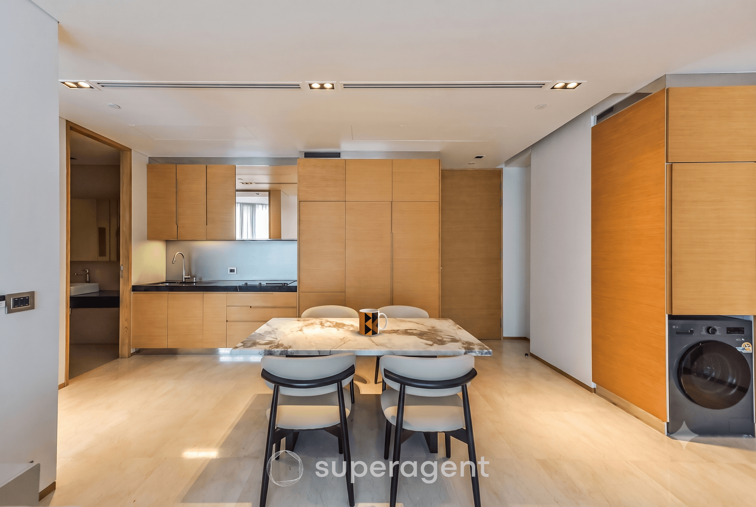 Special price, hurry before it’s gone Saladaeng residences near MRT Silom Station 2