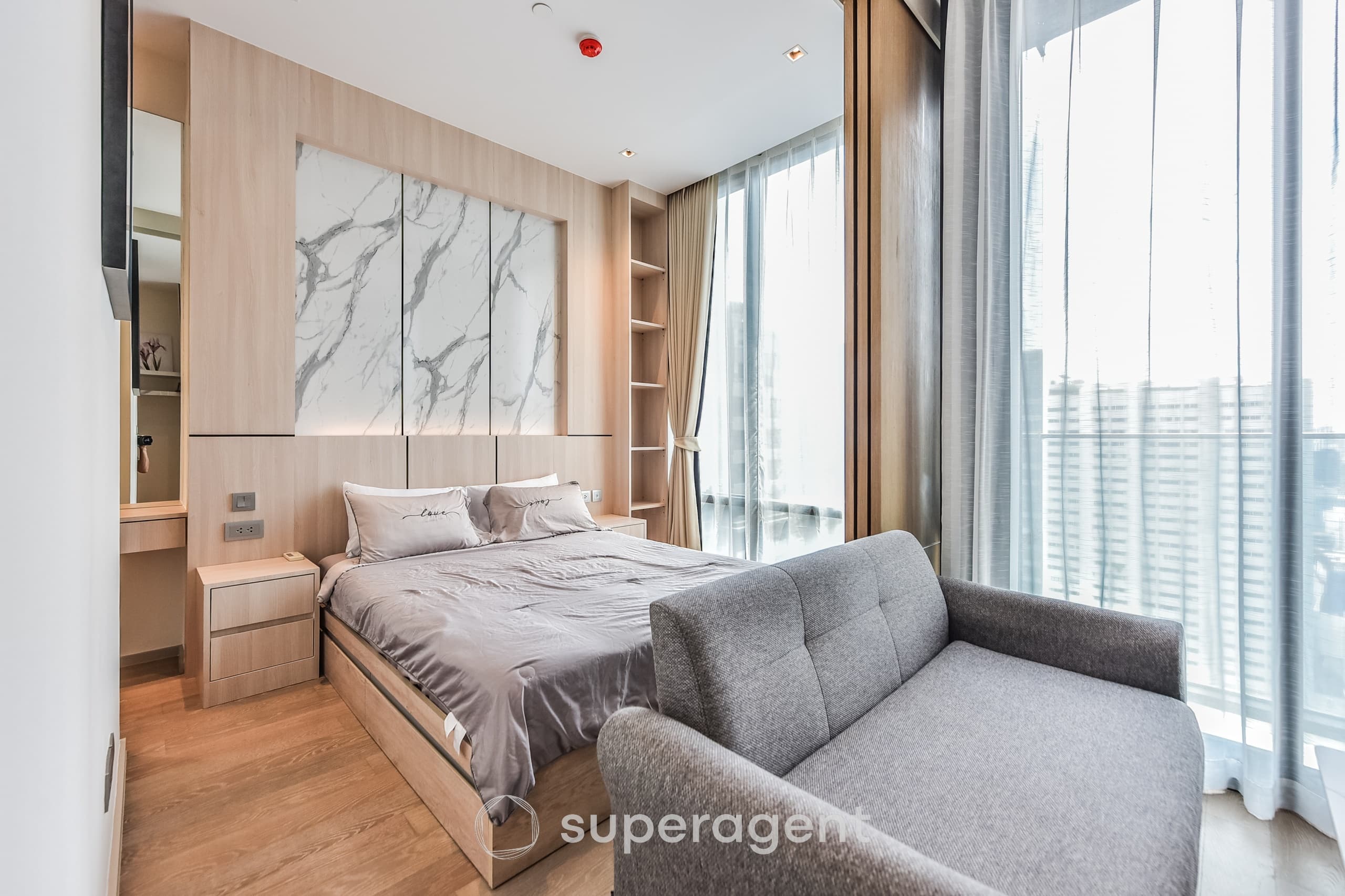 Ashton Silom near BTS Chong Nonsi Room available, great price