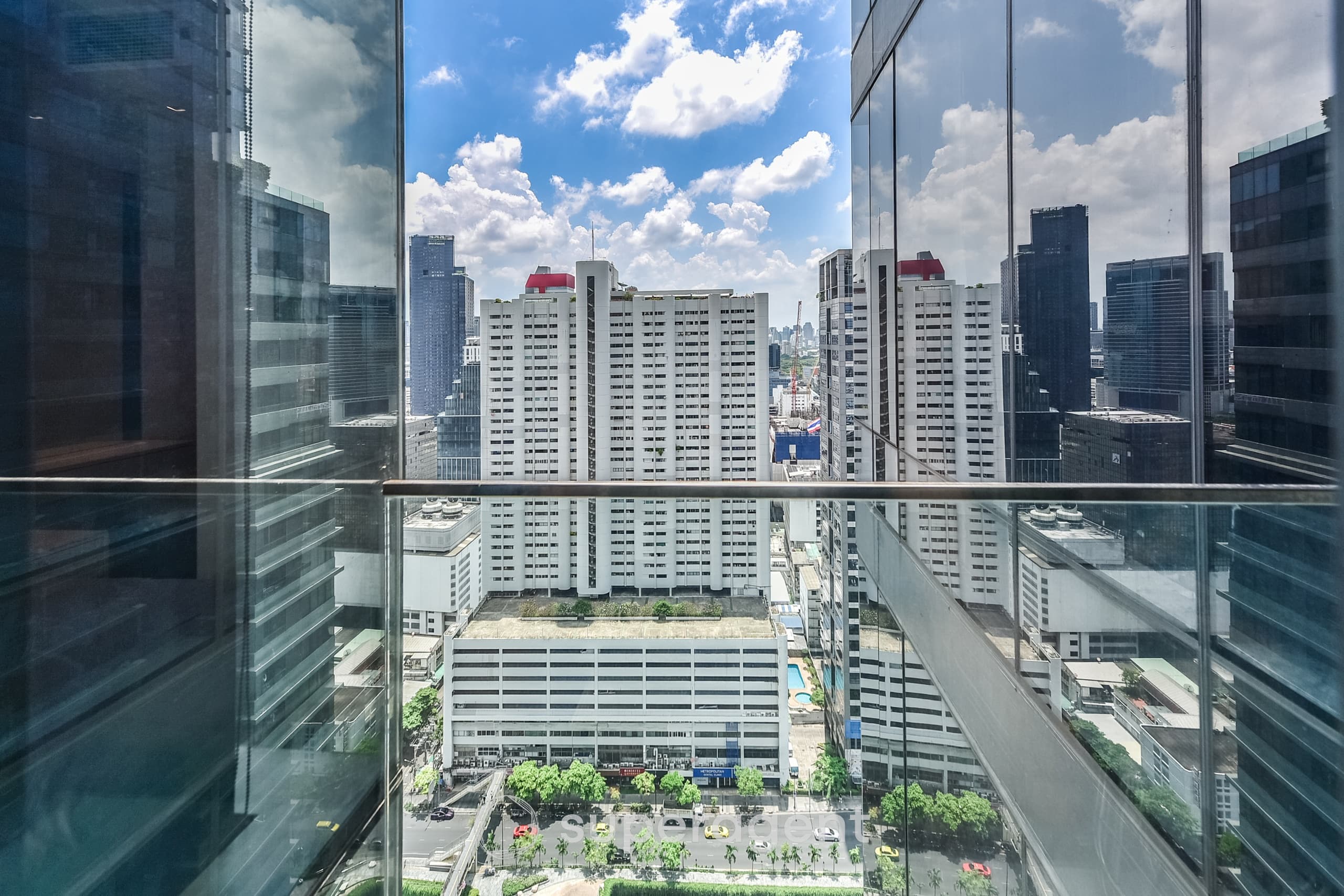 Ashton Silom near BTS Chong Nonsi Room available, great price 2