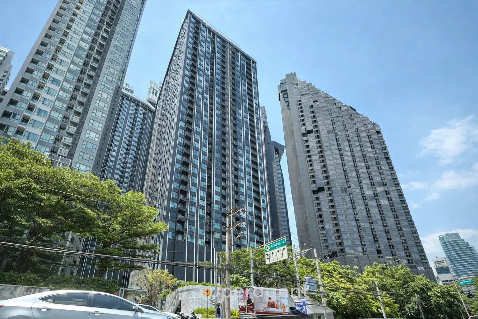 Rhythm Asoke — Condo project